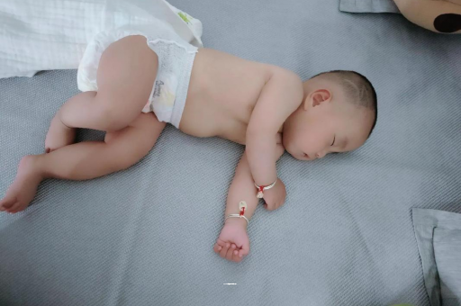 绥化宝宝老打喷嚏怎么办